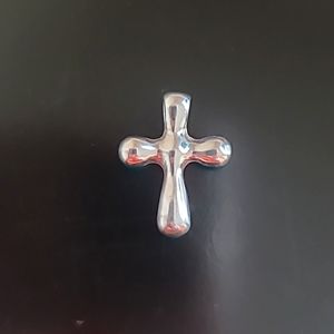 Sterling silver cross pendant (chain not included)
